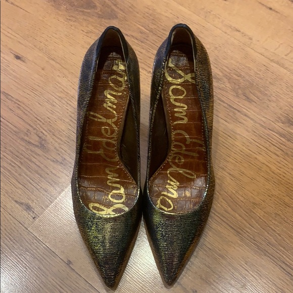 •RARE• Gold leather Sam Edelman stiletto heels - Picture 2 of 5